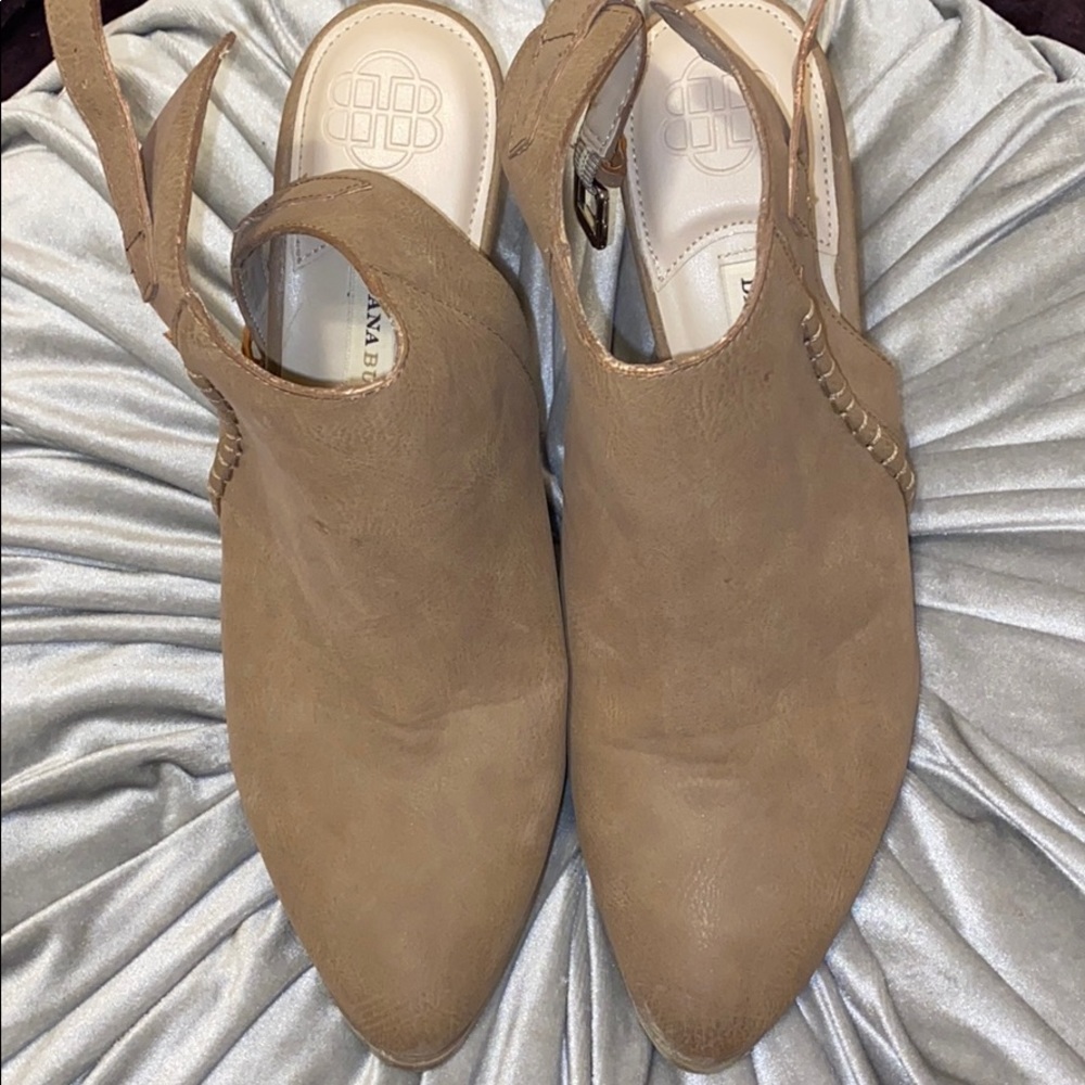 Tan heels